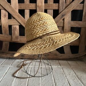 Stylish Woven Pantropic River Straw Sun Hat